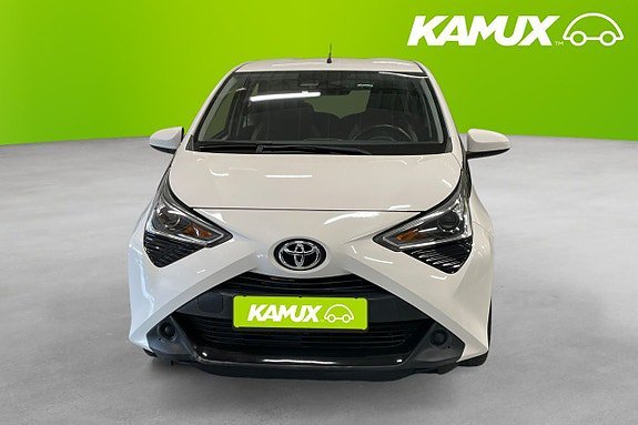 Vehicle Image 6