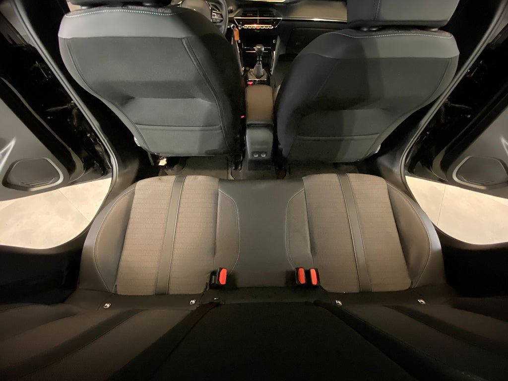 Vehicle Image 37