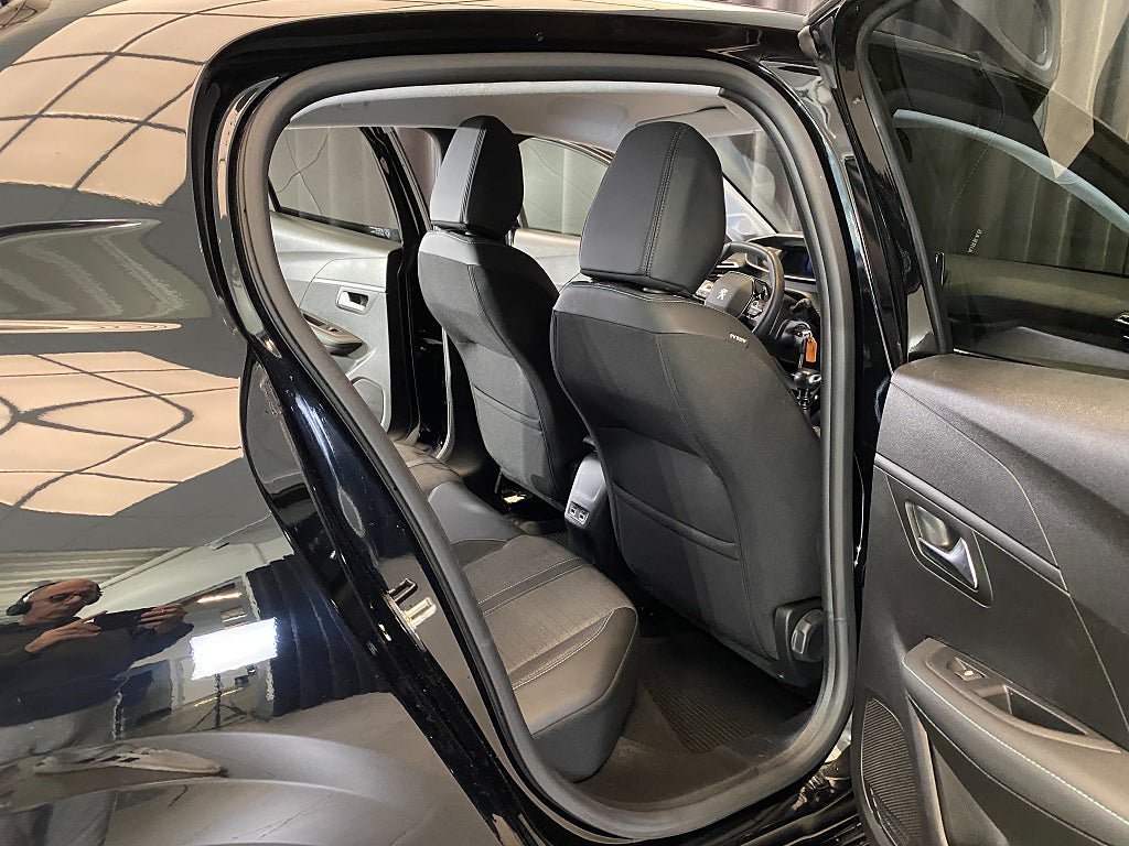 Vehicle Image 40