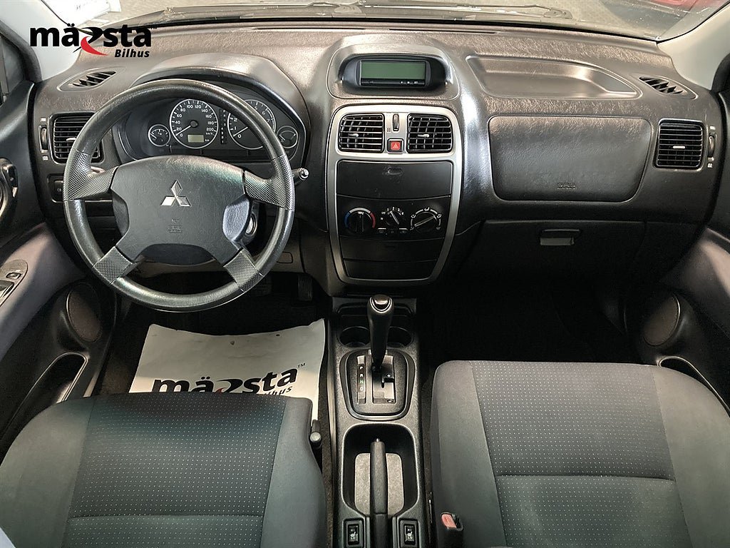 Vehicle Image 12
