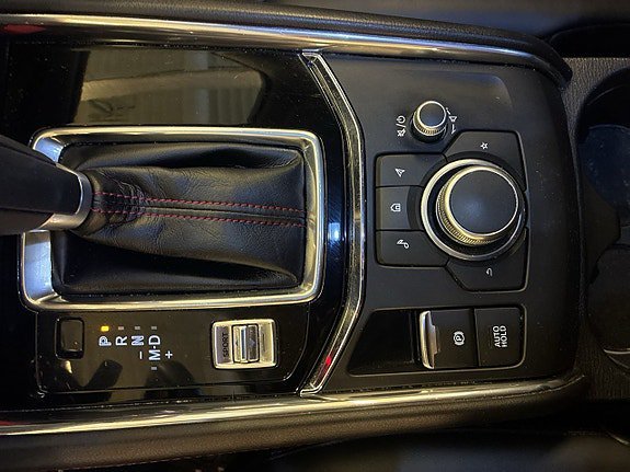 Vehicle Image 24