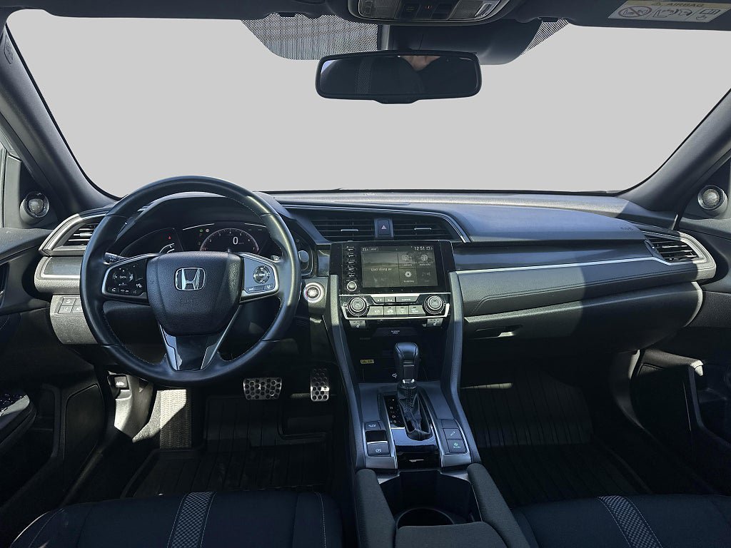 Vehicle Image 13