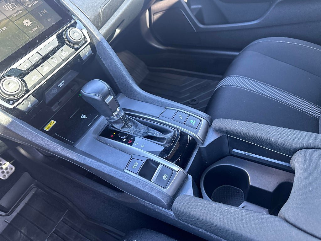 Vehicle Image 14