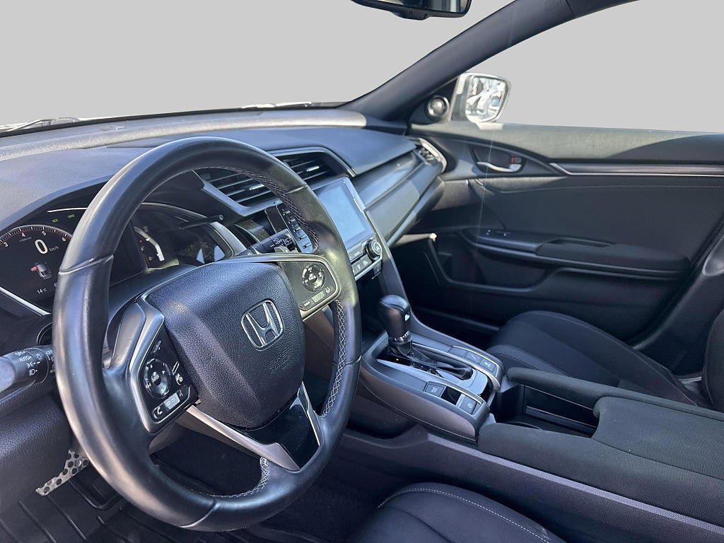 Vehicle Image 17