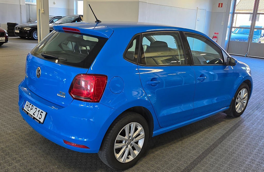 Vehicle Image 8