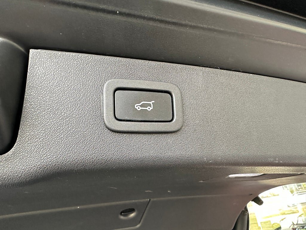 Vehicle Image 26