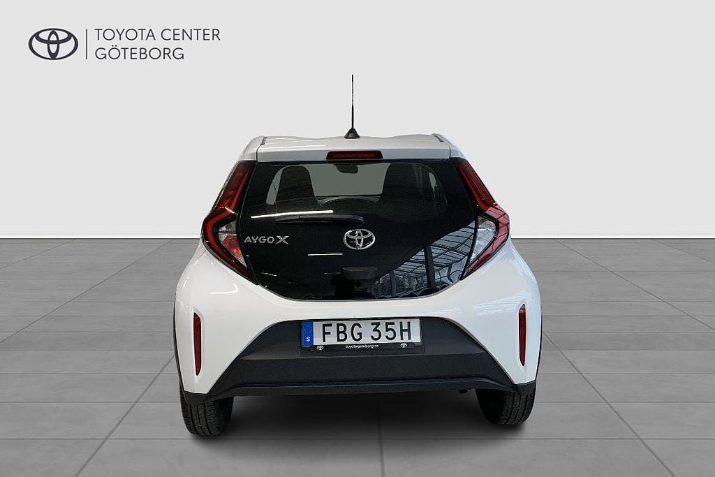 Vehicle Image 7