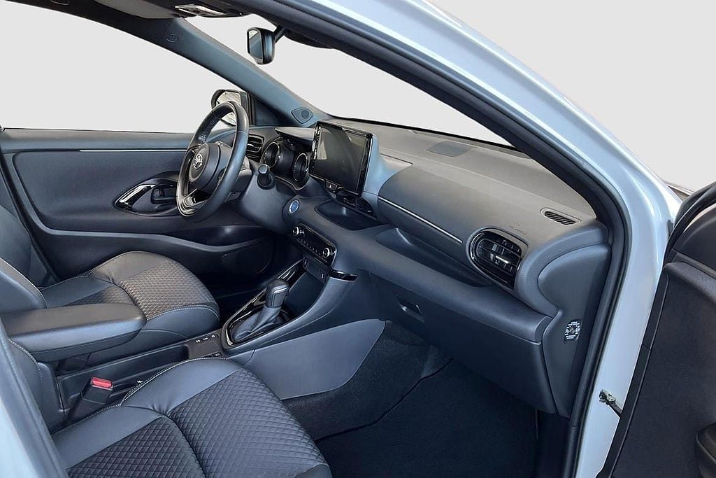 Vehicle Image 9