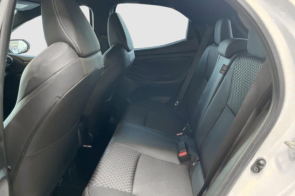 Vehicle Image 10