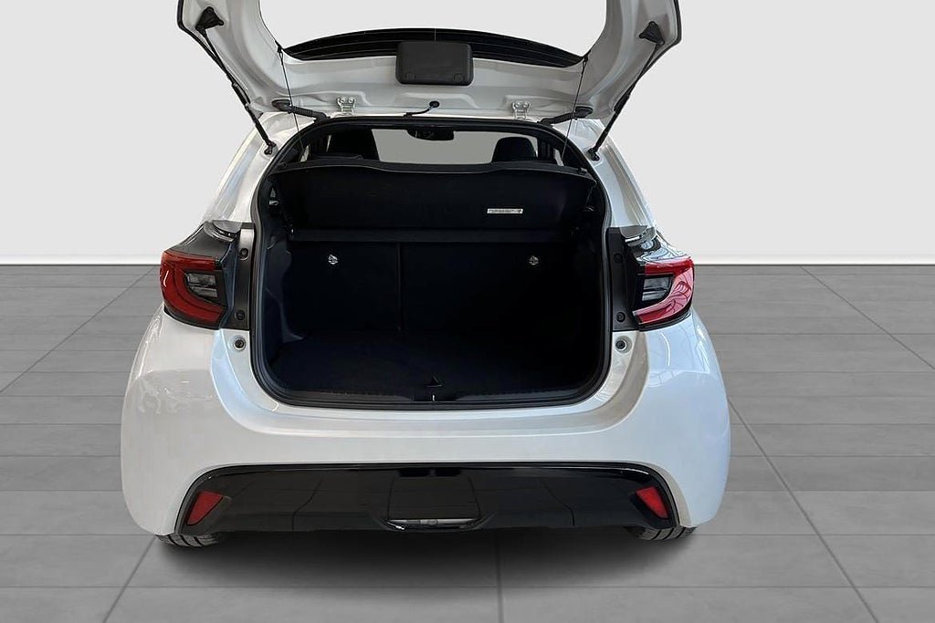 Vehicle Image 13