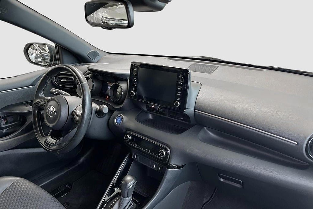 Vehicle Image 9