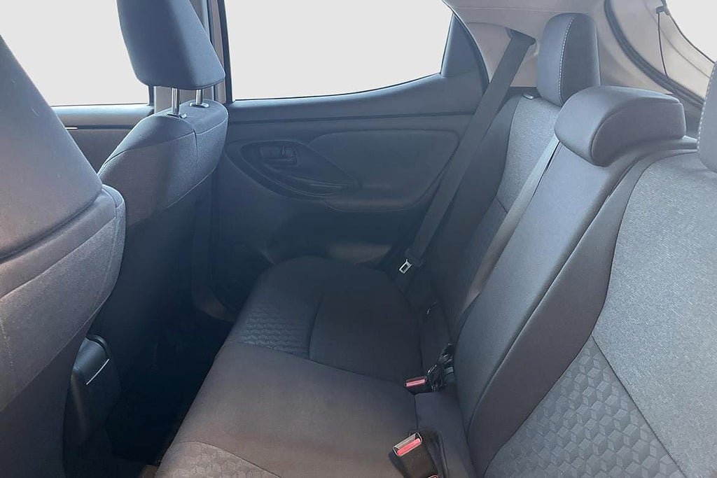 Vehicle Image 10