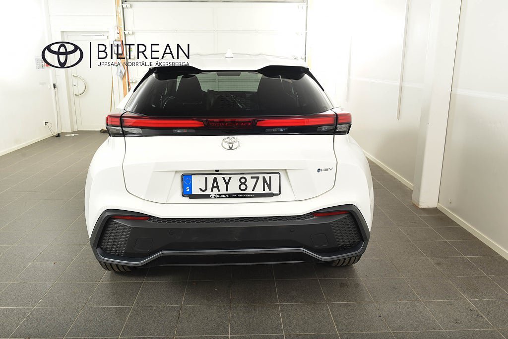 Vehicle Image 16