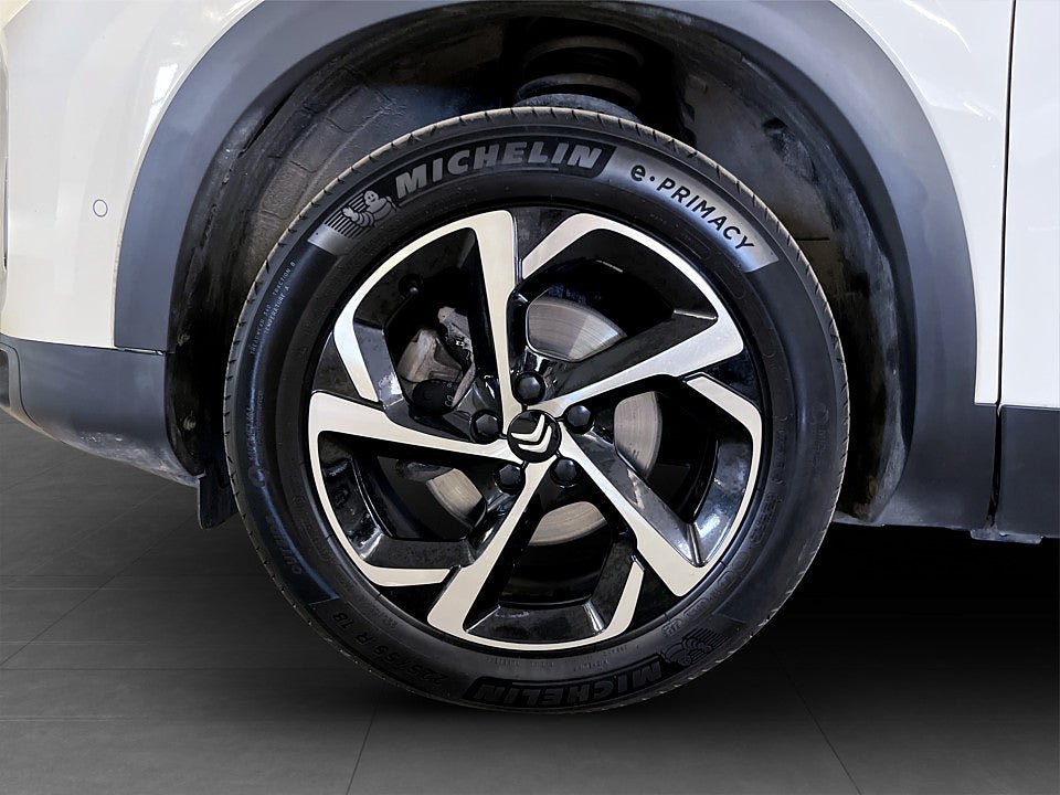 Vehicle Image 21