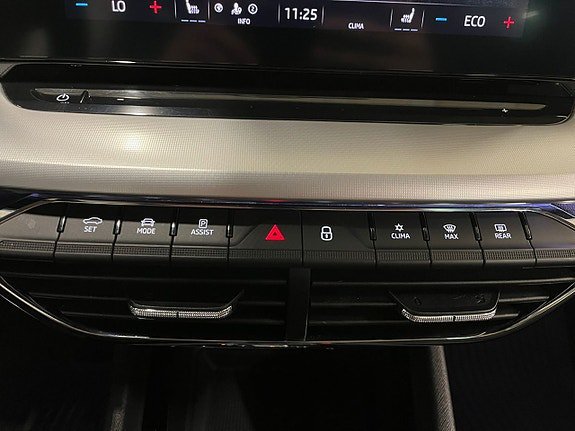 Vehicle Image 26