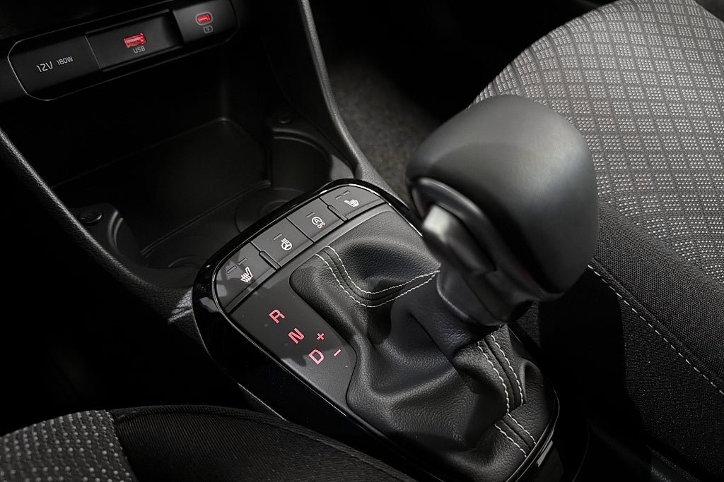 Vehicle Image 12