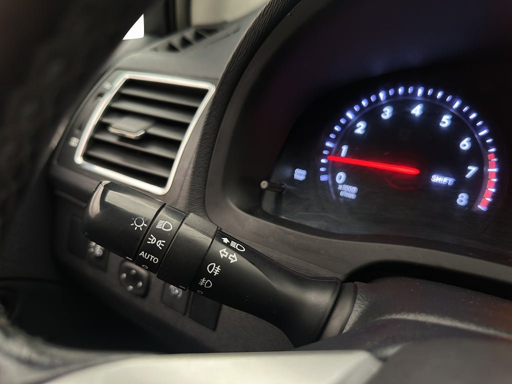 Vehicle Image 25