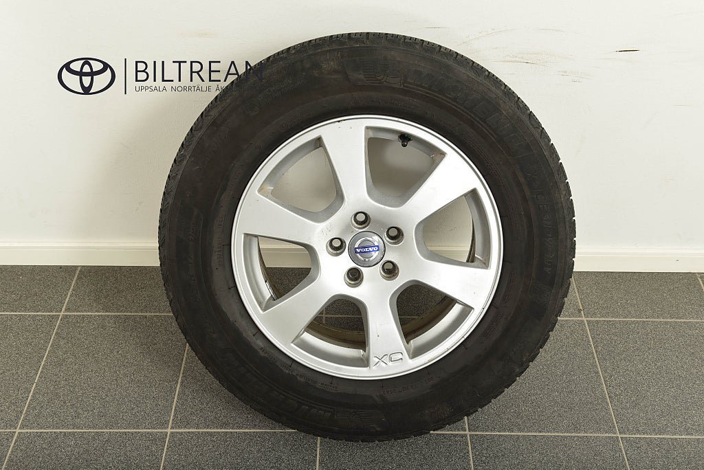 Vehicle Image 16