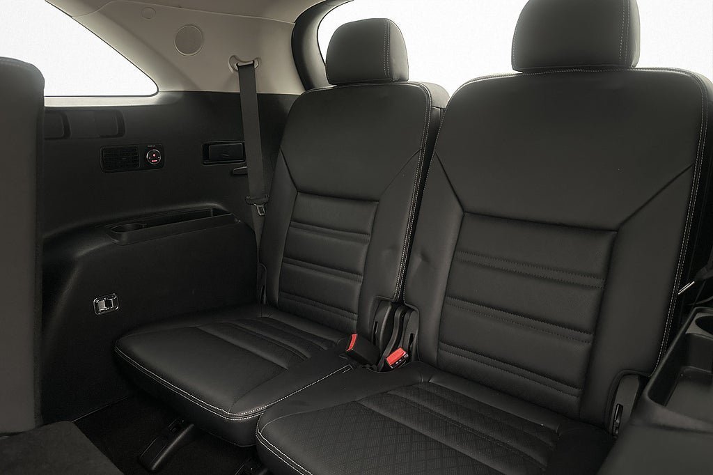 Vehicle Image 32