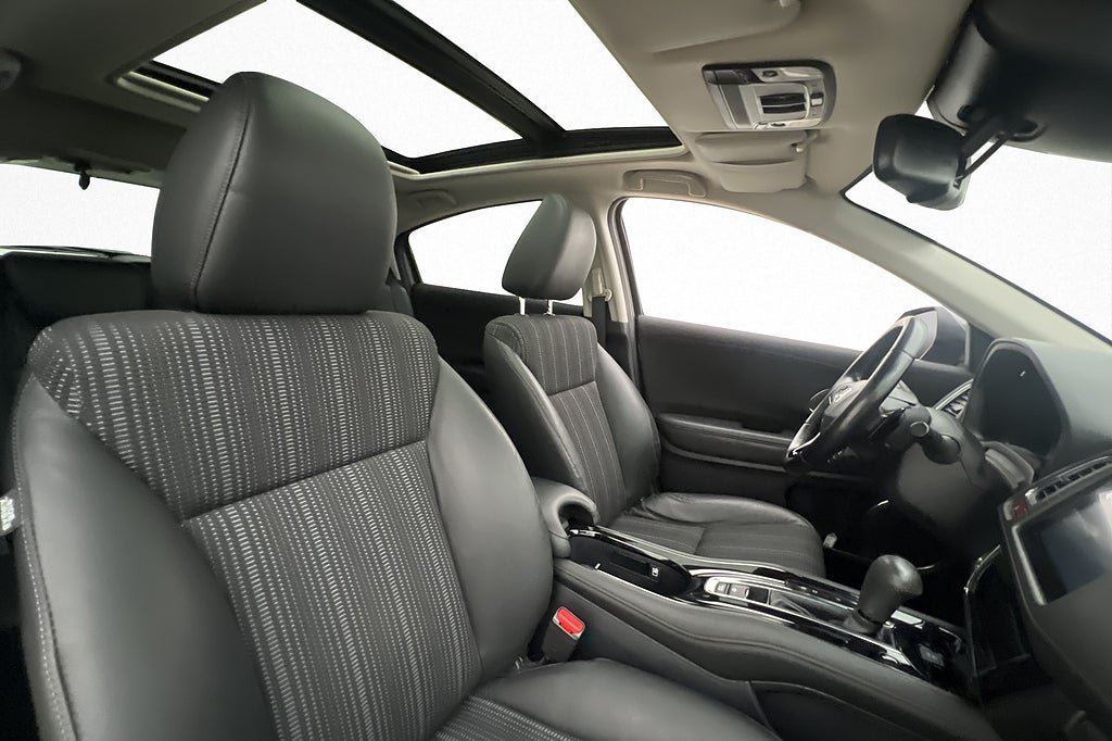 Vehicle Image 21