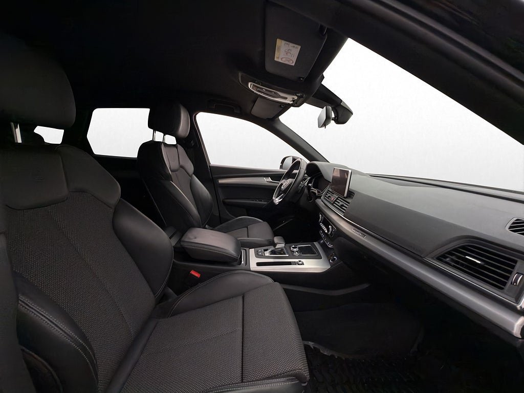 Vehicle Image 23