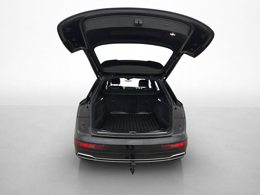 Vehicle Image 25