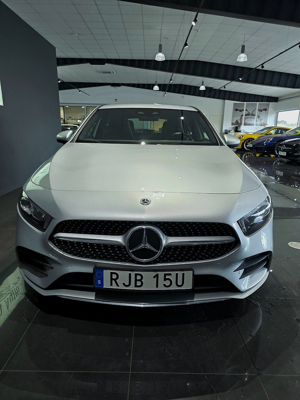 Vehicle Image 8