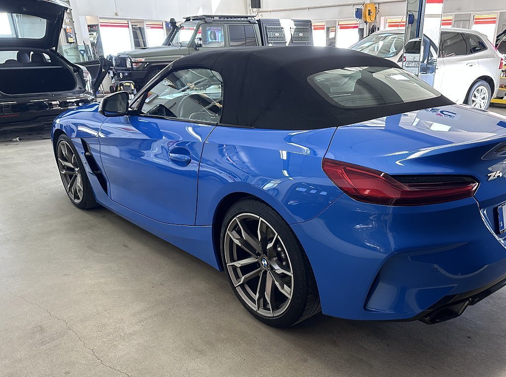 Vehicle Image 9