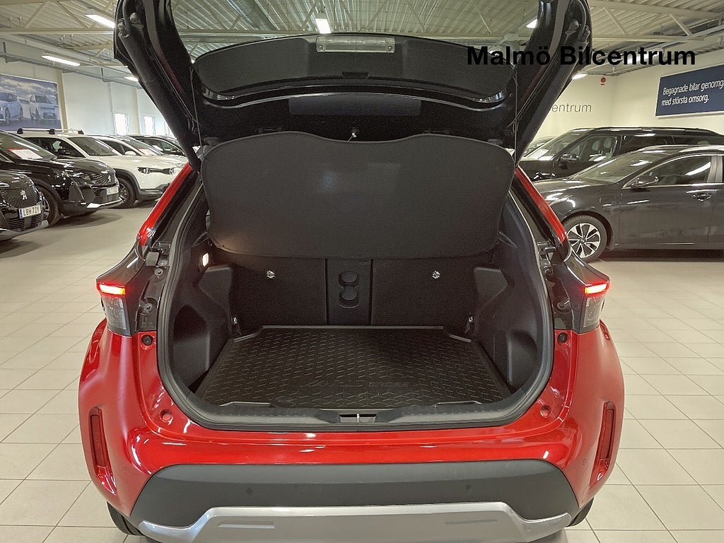 Vehicle Image 14