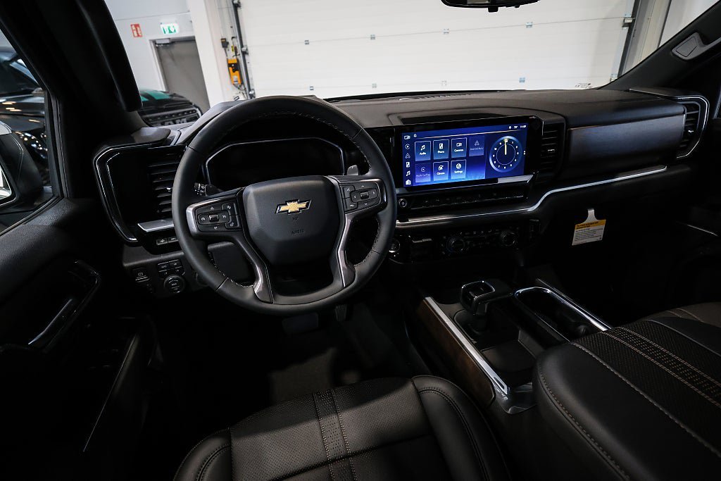 Vehicle Image 13