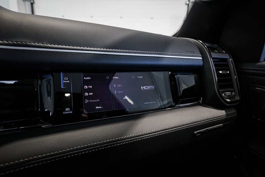 Vehicle Image 32