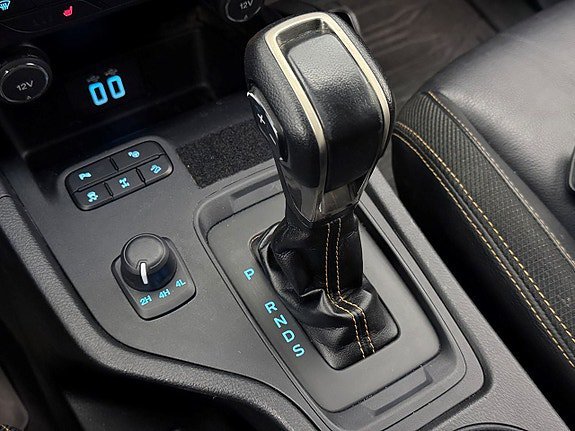 Vehicle Image 24