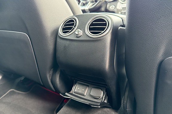 Vehicle Image 28