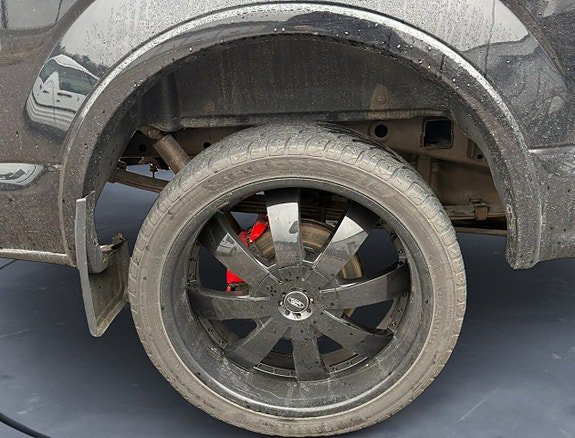 Vehicle Image 17