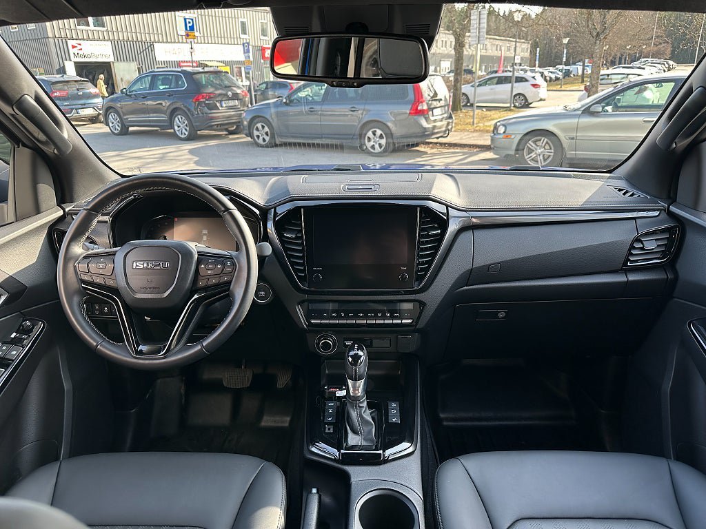 Vehicle Image 10