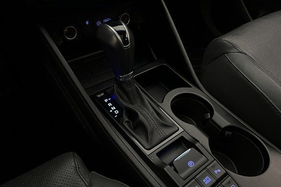 Vehicle Image 25