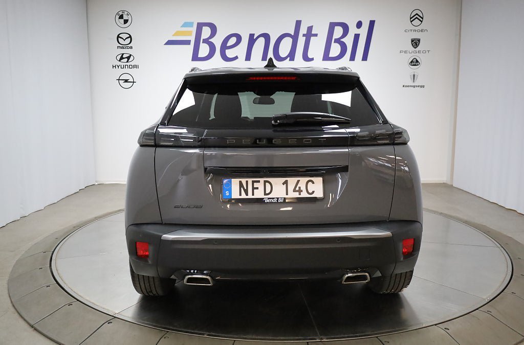 Vehicle Image 9