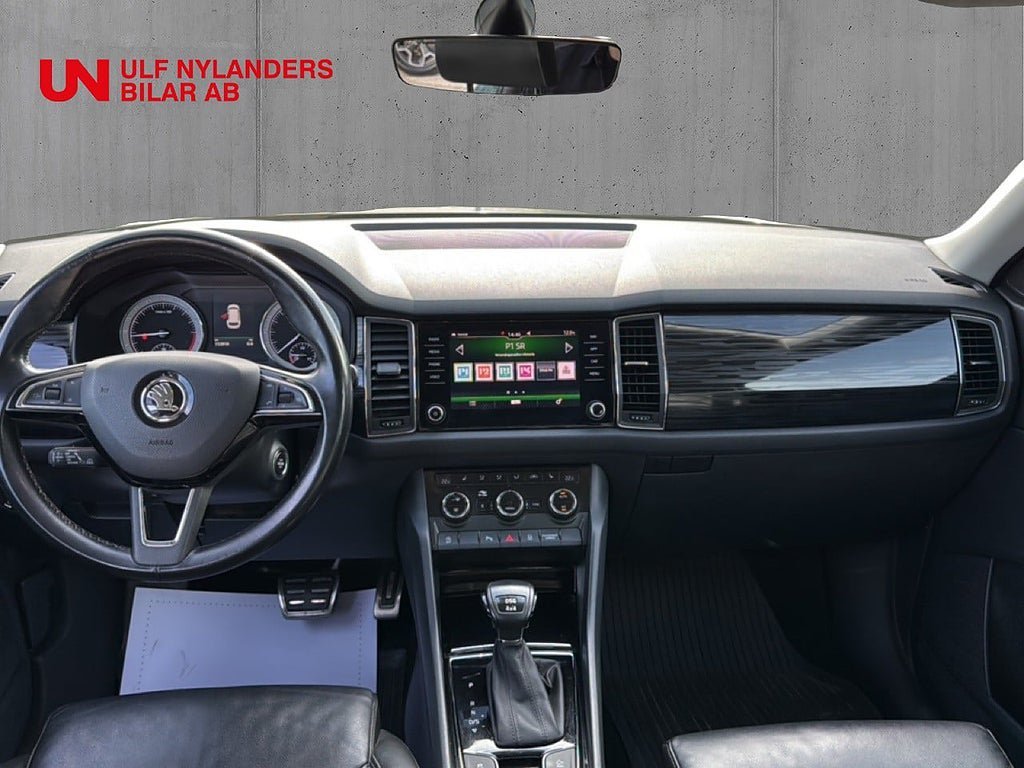 Vehicle Image 12