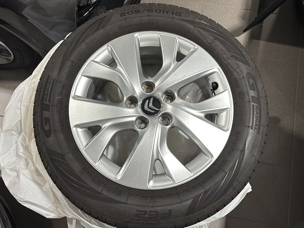 Vehicle Image 19