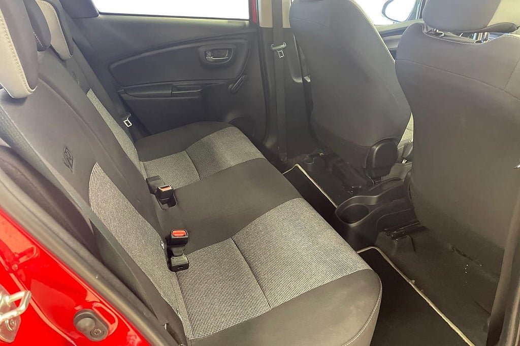 Vehicle Image 9