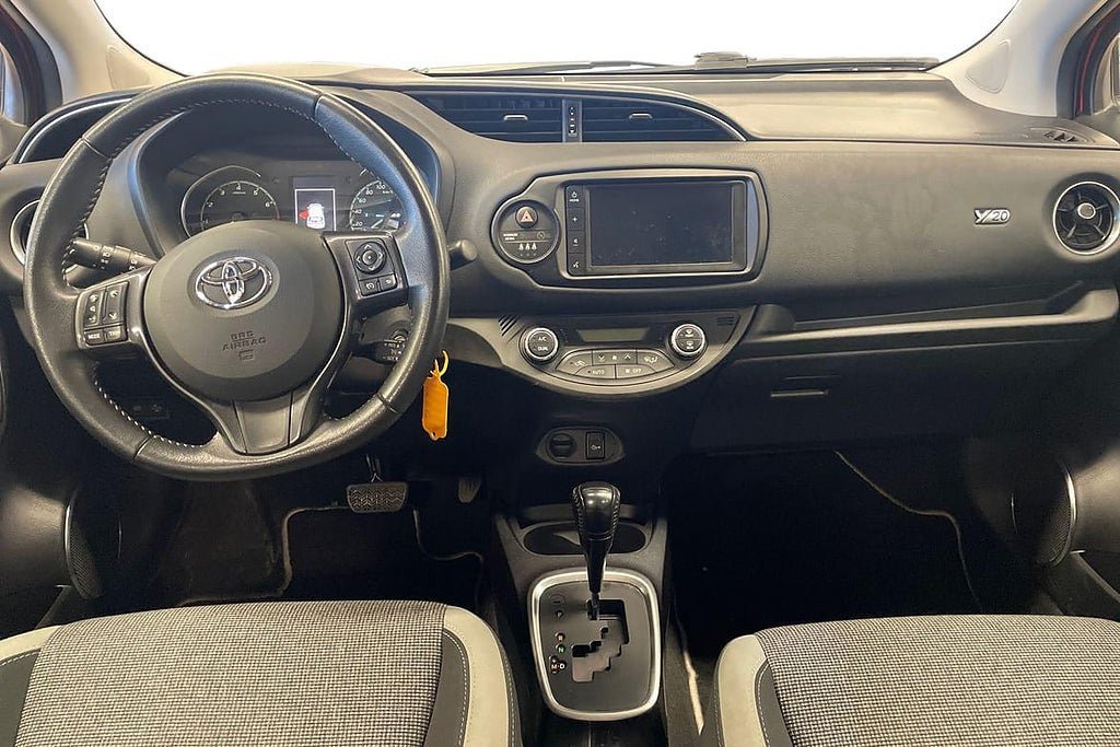 Vehicle Image 10