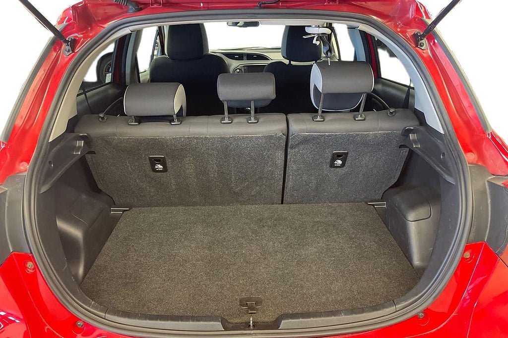 Vehicle Image 12