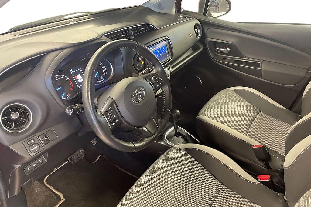 Vehicle Image 14