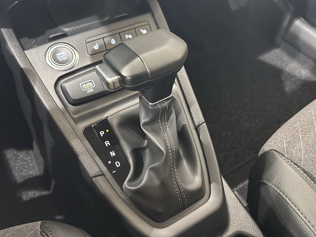 Vehicle Image 12