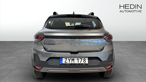 Vehicle Image 7