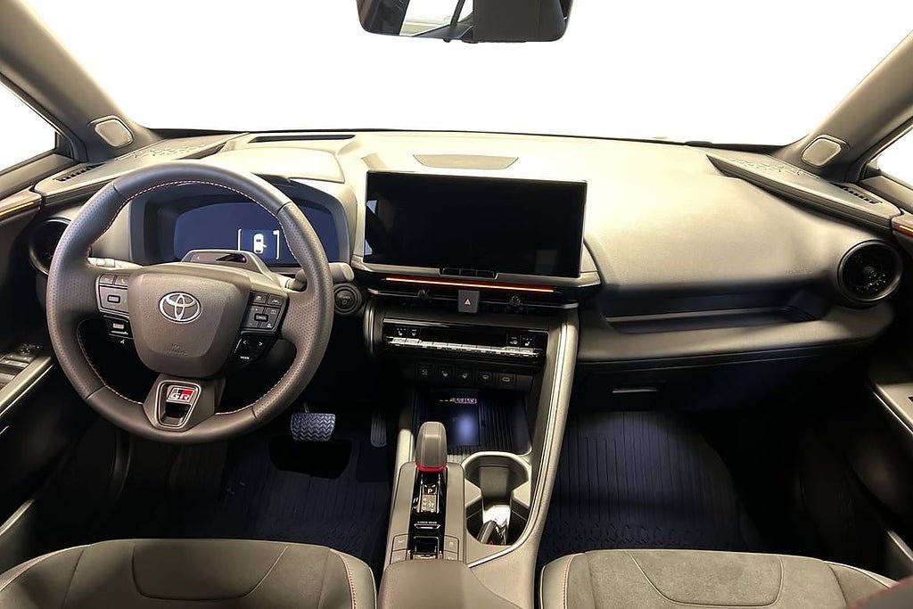 Vehicle Image 10