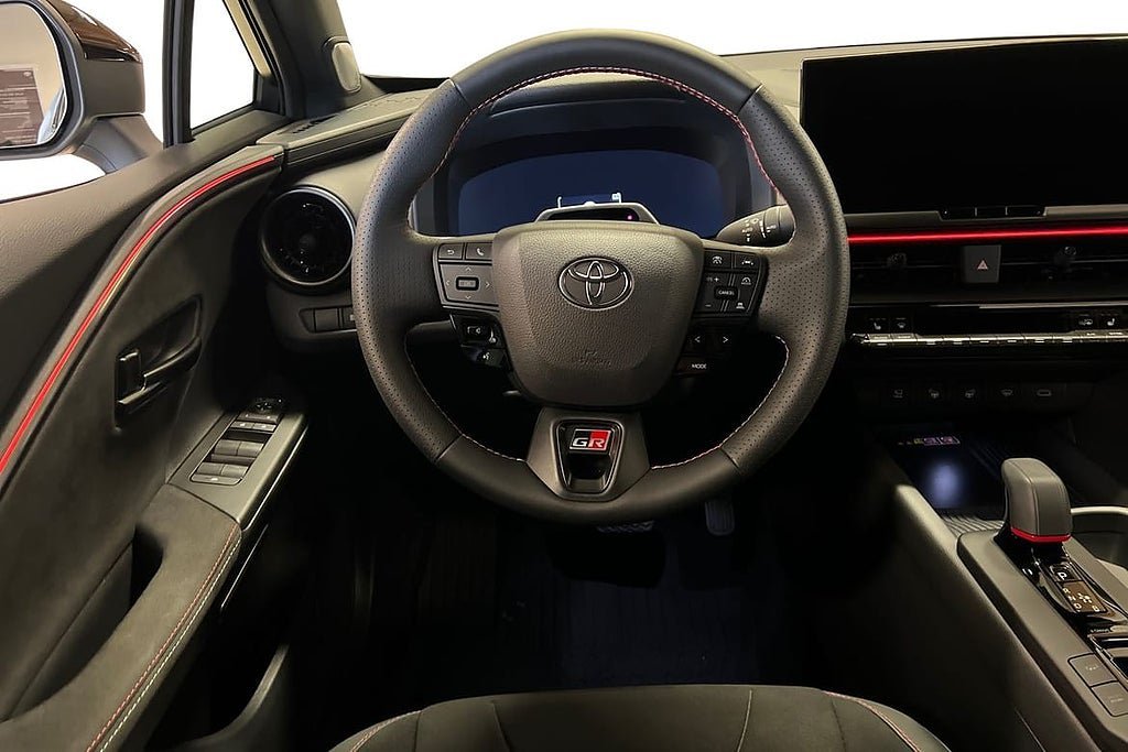 Vehicle Image 11