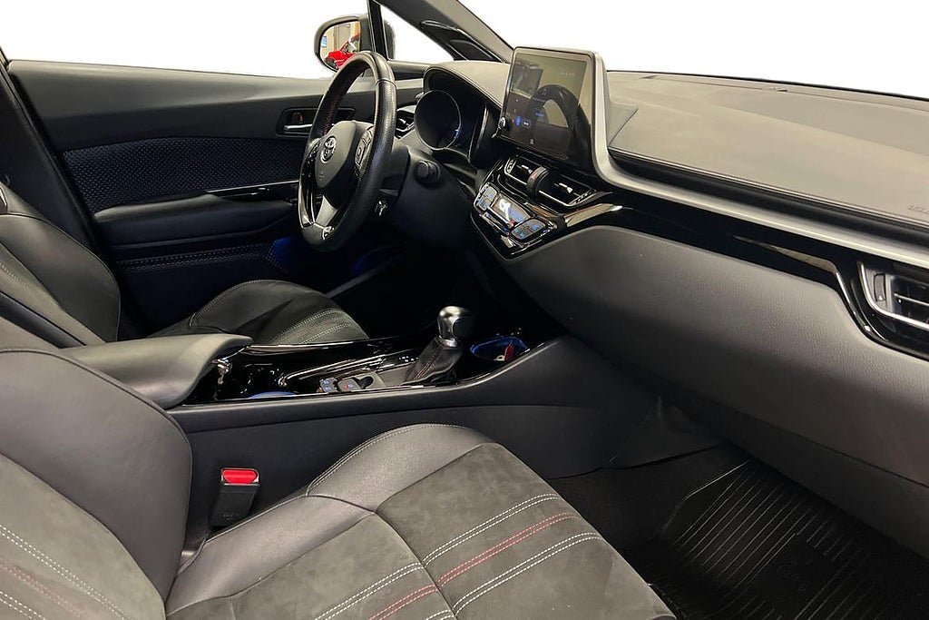 Vehicle Image 6