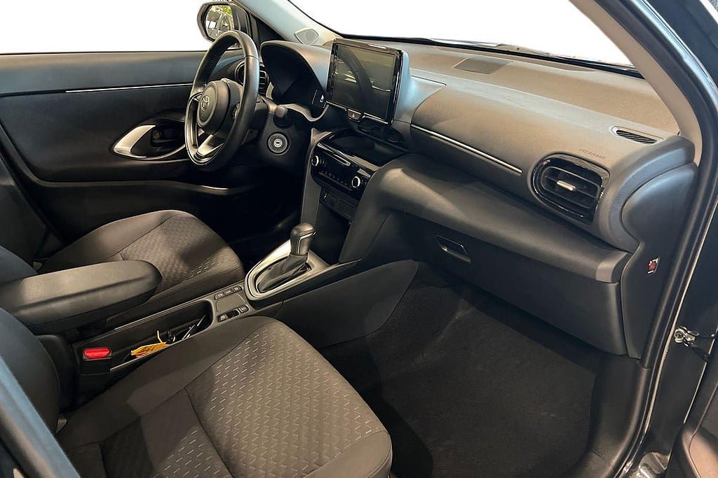Vehicle Image 6