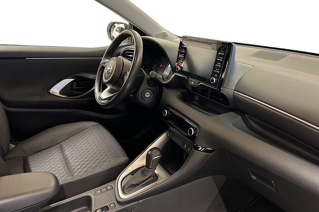 Vehicle Image 6